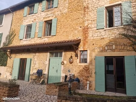 maison ancienne en pierre