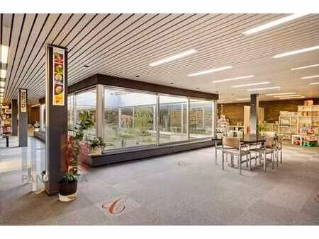 960 m² de bureaux à vendre à molenbeek-saint-jean