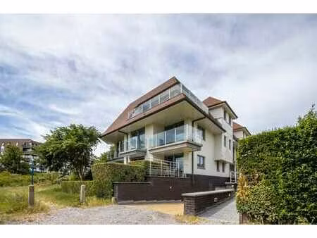 penthouse récent de 2 chambres avec grandes terrasses