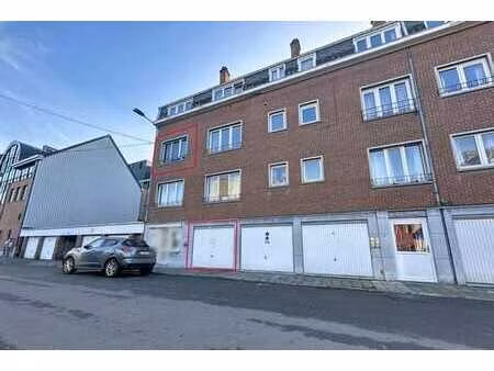 appartement rénové 2 chambres avec garage (box fermé) dans l