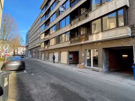 goed gelegen ondergrondse autostaanplaats aan gent-zuid