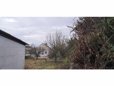 migennes centre-ville terrain à bâtir de 700m2 environ avec 2 garages.