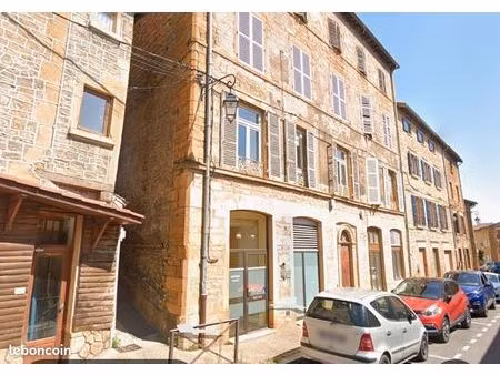 local pro avec 3 espaces de travail