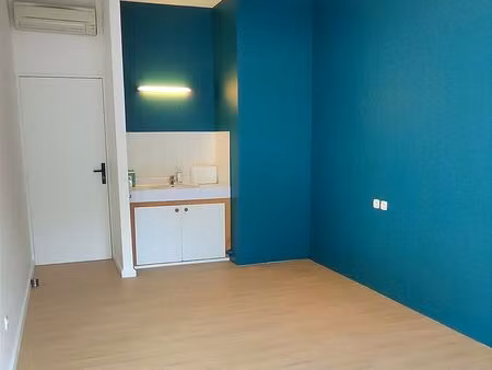 salle de soins dans pôle santé - tout inclus - proche hcl