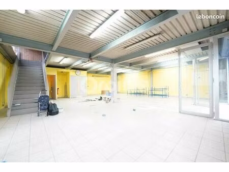 local d'activité 415 m²