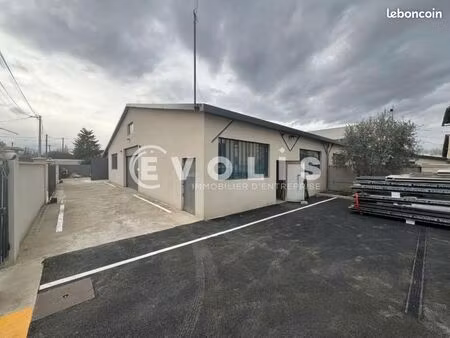 local d'activité 600 m²