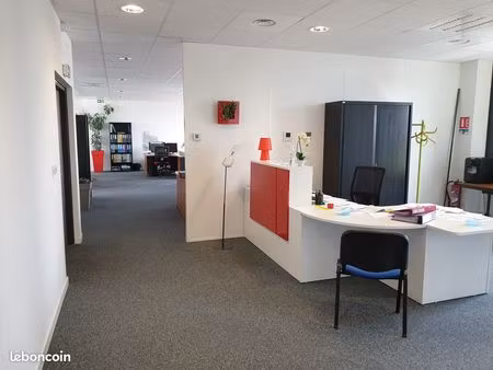 bureaux 340 m2 vaulx en velin 691200