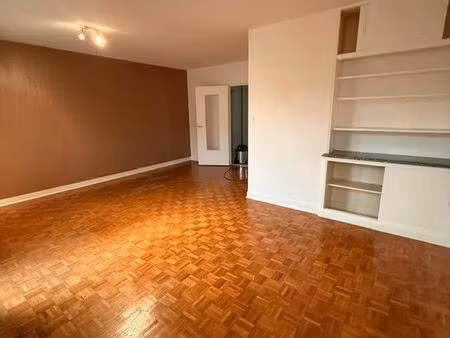 appartement 57m2   f2 possibilité transfo en f3   proximité fauriel avec cave et cellier d