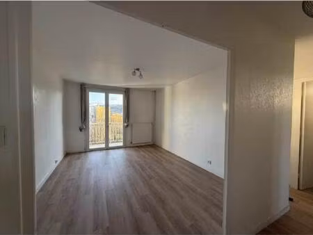 location t3 de 57m² avec balcon