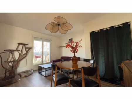 appartement entièrement rénové situé en centre ville