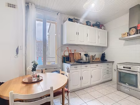 appartement de 53 m2 + local commercial