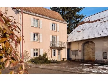 maison 9 pièces 212 m²