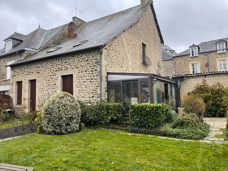 jugon les lacs - elégante maison de bourg et ravissant jardin à 2 pas du lac