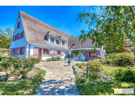 le chesnay centre ville - maison 14 pièces 395.90 m² habitables sur parcelle de 2250 m²