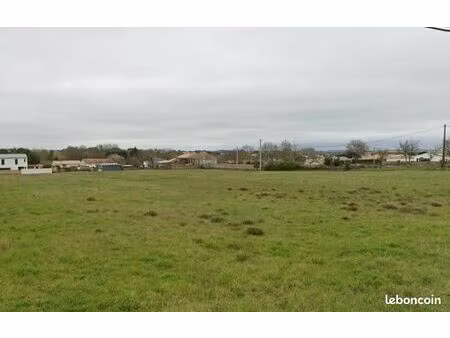 terrain 10000 m² fargues