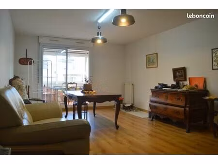 particulier vends spacieux duplex t5 avec loggia  garage & parking