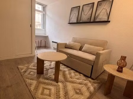 studio à louer meublé – marseille (préfecture / vieux-port)