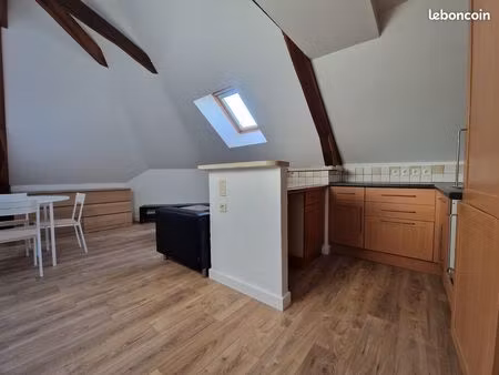 grand studio meublé