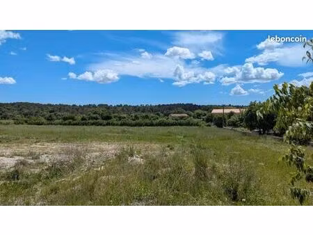 terrain 500 m² castries