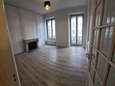 location t2+ alcôve hôtel de ville