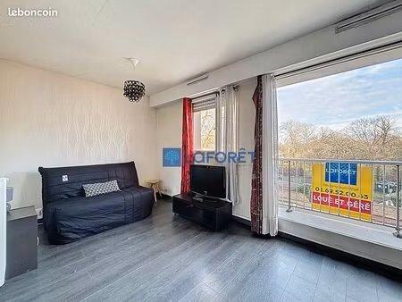 studio 1 pièce 27 m²