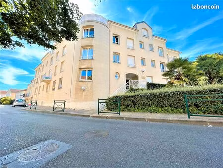 studio 1 pièce 32 m²