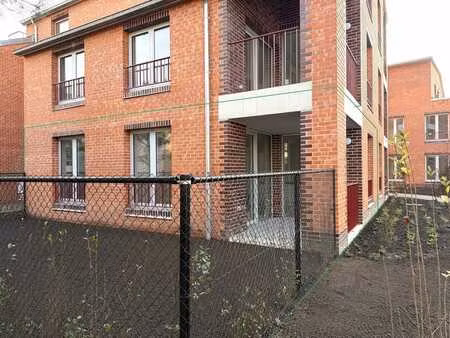 prachtig gelijkvloers appartement met een gezellig terras...