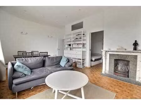 avenue louise - studio au 5ème étage avec terrasse