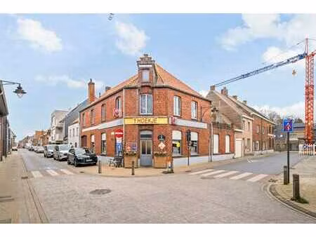 immeuble commercial avec logement et potentiel de développe