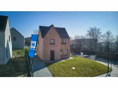 volledig afgewerkte alleenstaande nieuwbouwwoning te hoog...