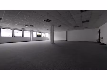 vente locaux professionnels 136.1 m² à le cannet (06110)  195 000 €