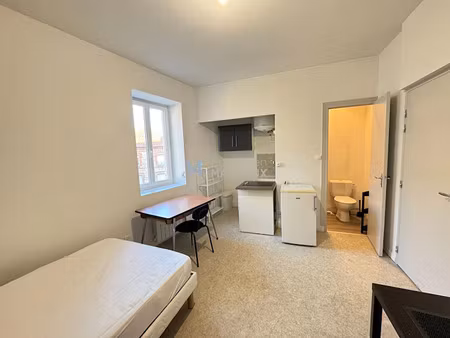 location meublée appartement 1 pièce 18.3 m² à montbrison (42600)  320 €