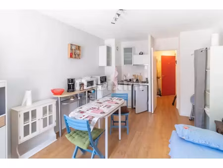 location meublée appartement 1 pièce 20.35 m² à hauts de bienne (39400)  345 €