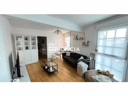 t3 de standing en residence recente  avec terrasse et parking