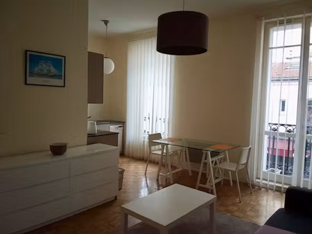 deux-pièces meublé avec parking 40 m2  20ème