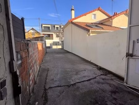 à louer – entrepôt 180 m² à aulnay-sous-bois (proximité boulevard de strasbourg)