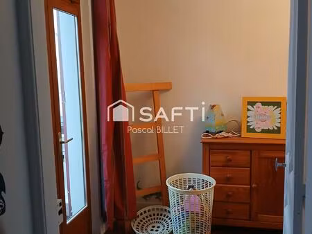 proche de nos belles plages 5mn et bien situe en centre ville dans un cadre agréable.