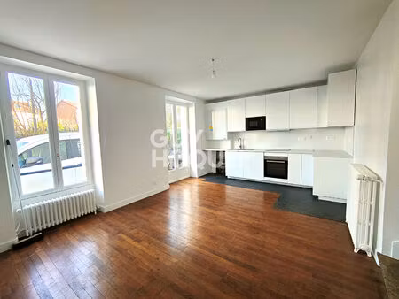 maison courbevoie 4 pièce(s) 65.59 m2