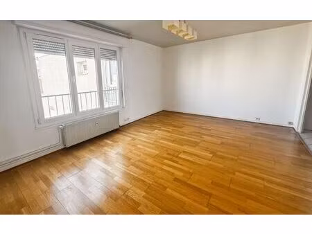 location appartement  m² t-3 à reims  799 €