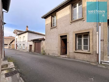 maison de ville d'environ 50 m² à vendre à sail sous couzan - idéal investisseur