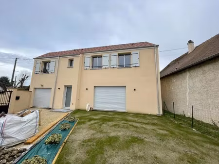 gambais - maison non meublée en cœur de village avec joli jardin