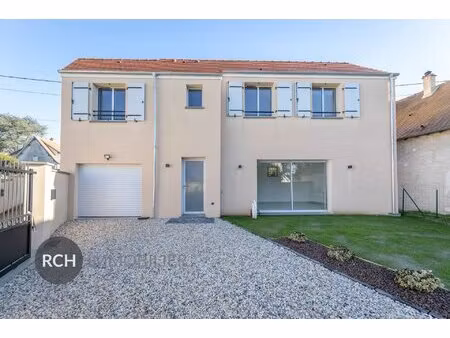 gambais - maison non meublée en cœur de village avec joli jardin