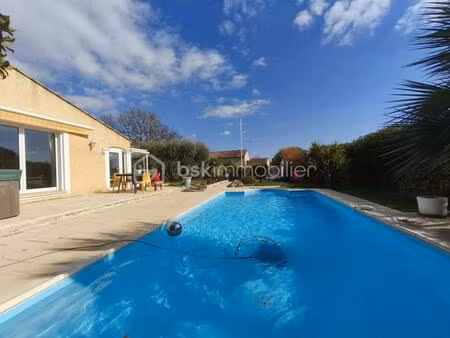 villa t 5 139 m² avec garage et piscine