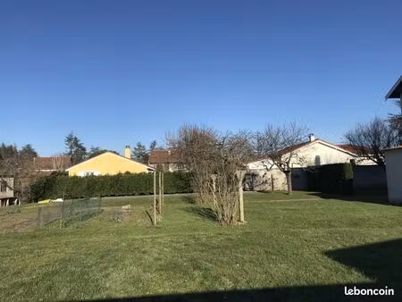 terrain 675 m² veauche