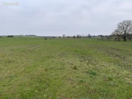 terrain 730 m² berneuil