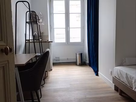 loue studette 11m2 hyper centre meublée