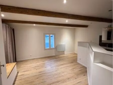 appartement t2 terrasse et parking