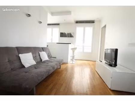 f2 meublé avec place parking