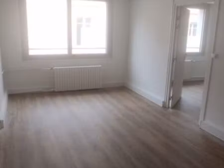 loue 2 bureaux  38m2  22 rue dupont des loges metz