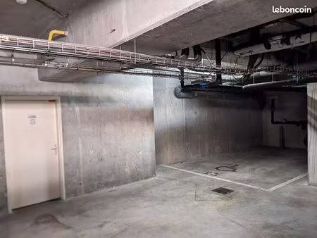 place de parking sécurisée